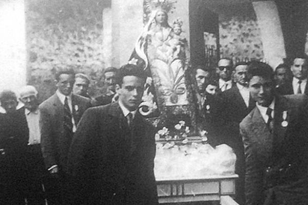 procesion-virgen-730x4108FF9D2EE-0A05-6191-5941-D1B2FFE581F8.jpg